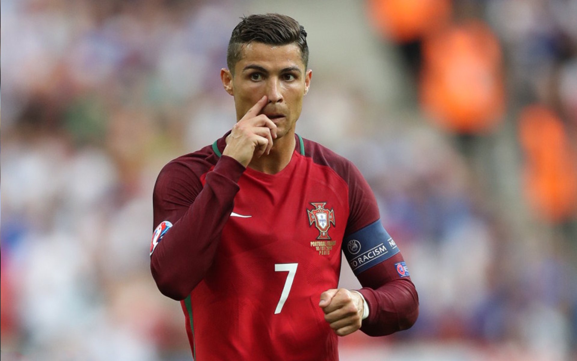 日本足球队展现强大团队合作精神，日本足球队的称号